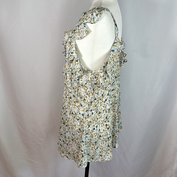 Torrid Peplum Georgette Ruffle Surplice White & Blue Floral Tank Top - Picture 3 of 13